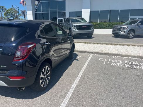 Used 2022 Buick Encore Preferred w/ Safety Package image 4