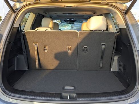 Certified 2024 Kia Telluride EX w/ EX Captain's Chair Package image 11