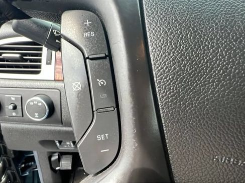 Used 2007 Chevrolet Silverado 2500 LTZ w/ EZ-Lift Tailgate Package AWD/4WD image 20