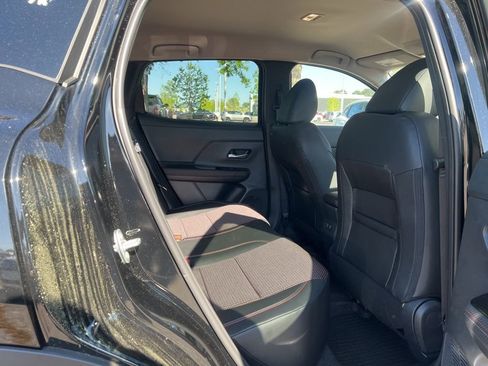 New 2025 Nissan Kicks SR image 25