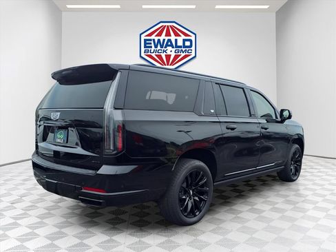 Certified 2026 Cadillac Escalade ESV Sport w/ LPO, ONYX Package AWD/4WD image 3