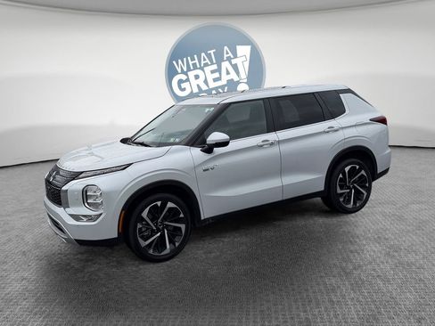 Used 2025 Mitsubishi Outlander SE AWD/4WD image 8