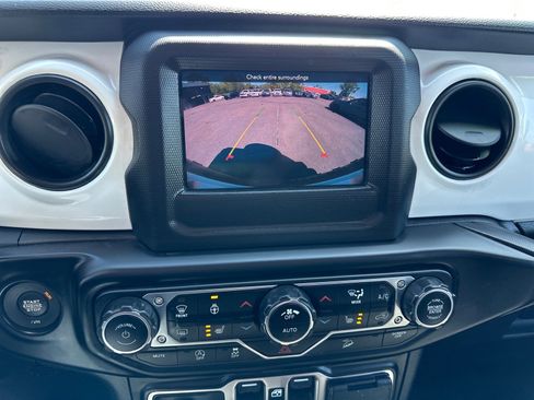 Used 2021 Jeep Wrangler Unlimited Sport AWD/4WD image 36