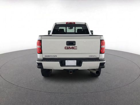 Used 2019 GMC Sierra 2500 Denali w/ Duramax Plus Package AWD/4WD image 6