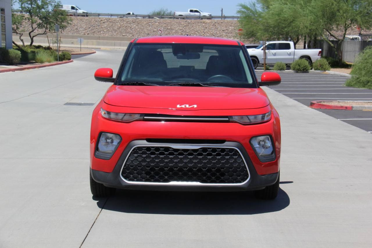 Used 2022 Kia Soul LX w/ Technology Package FWD image 2