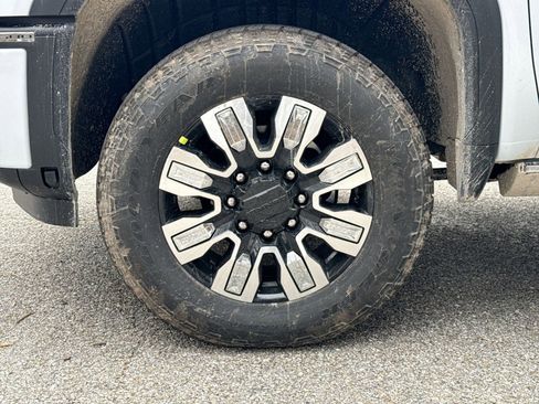 New 2026 GMC Sierra 2500 Denali w/ Denali Reserve Package image 12