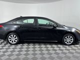 Used 2022 Toyota Corolla LE image 3