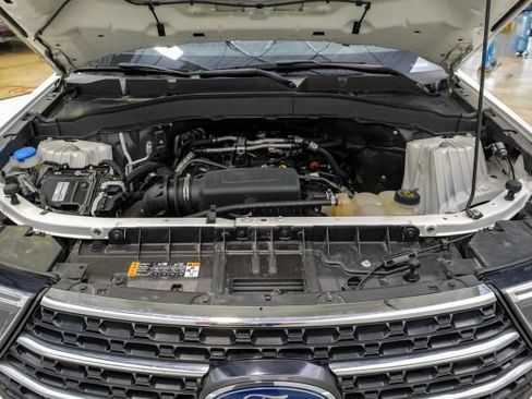 Used 2020 Ford Explorer XLT w/ Equipment Group 202A AWD/4WD image 56