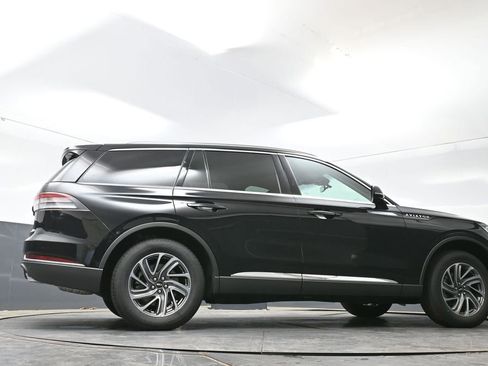 Used 2023 Lincoln Aviator AWD image 55
