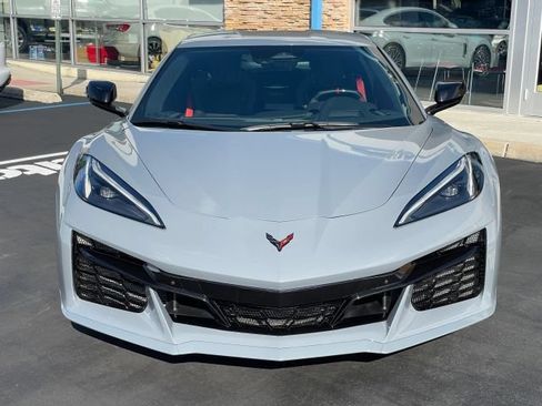 Used 2025 Chevrolet Corvette E-Ray AWD/4WD image 12