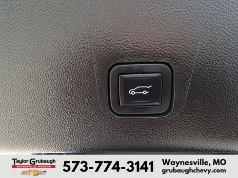 Used 2018 Chevrolet Traverse LT FWD image 37