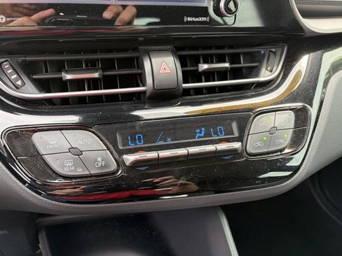 Used 2020 Toyota C-HR LE FWD image 19