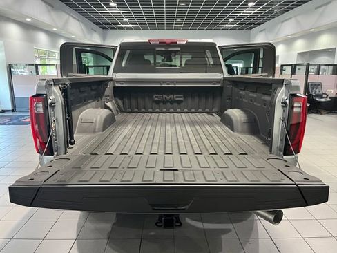 Used 2025 GMC Sierra 2500 SLT w/ SLT Premium Package AWD/4WD image 10
