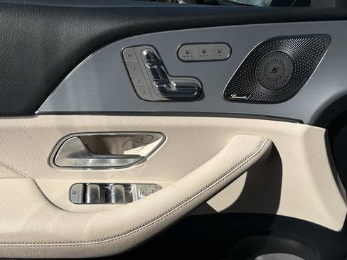 Used 2025 Mercedes-Benz GLE 350 4MATIC image 16