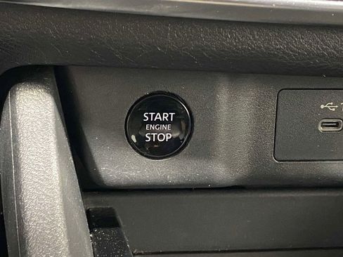 Used 2024 Nissan Rogue SV AWD/4WD image 25