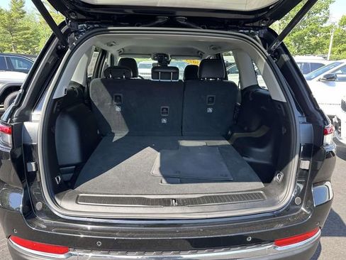 Certified 2023 Jeep Grand Cherokee Limited AWD/4WD image 27