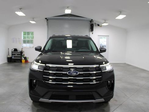New 2026 Ford Explorer Active RWD image 2