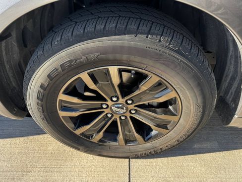 Used 2018 Nissan Armada Platinum image 8