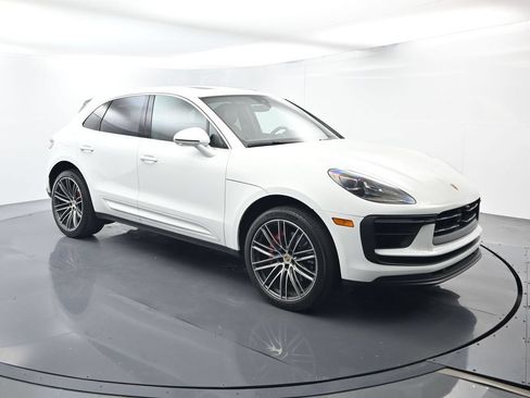 Certified 2024 Porsche Macan S AWD/4WD image 17