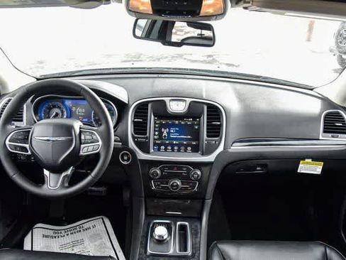 Certified 2023 Chrysler 300 Touring L w/ Comfort Group image 18