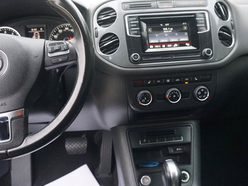 Used 2016 Volkswagen Tiguan S AWD/4WD image 11