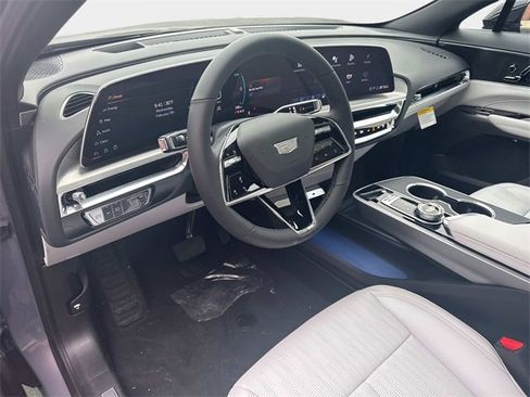 New 2025 Cadillac Lyriq Luxury image 19