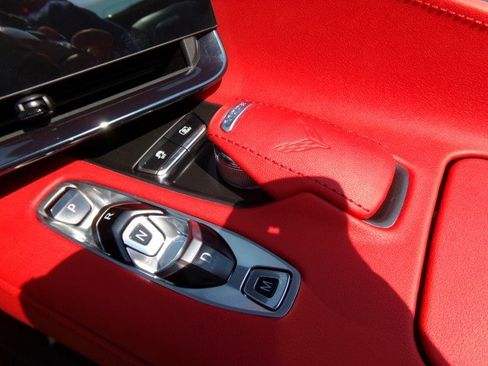 Used 2024 Chevrolet Corvette Stingray Preferred Conv w/ Z51 Performance Package RWD image 19