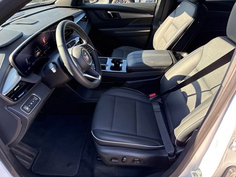 Used 2025 Buick Enclave Preferred image 10