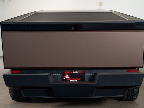 Used 2024 Tesla Cybertruck AWD Crew Cab image 11