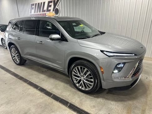 Used 2026 Buick Enclave Avenir w/ LPO, Floor Liner Package AWD/4WD image 5