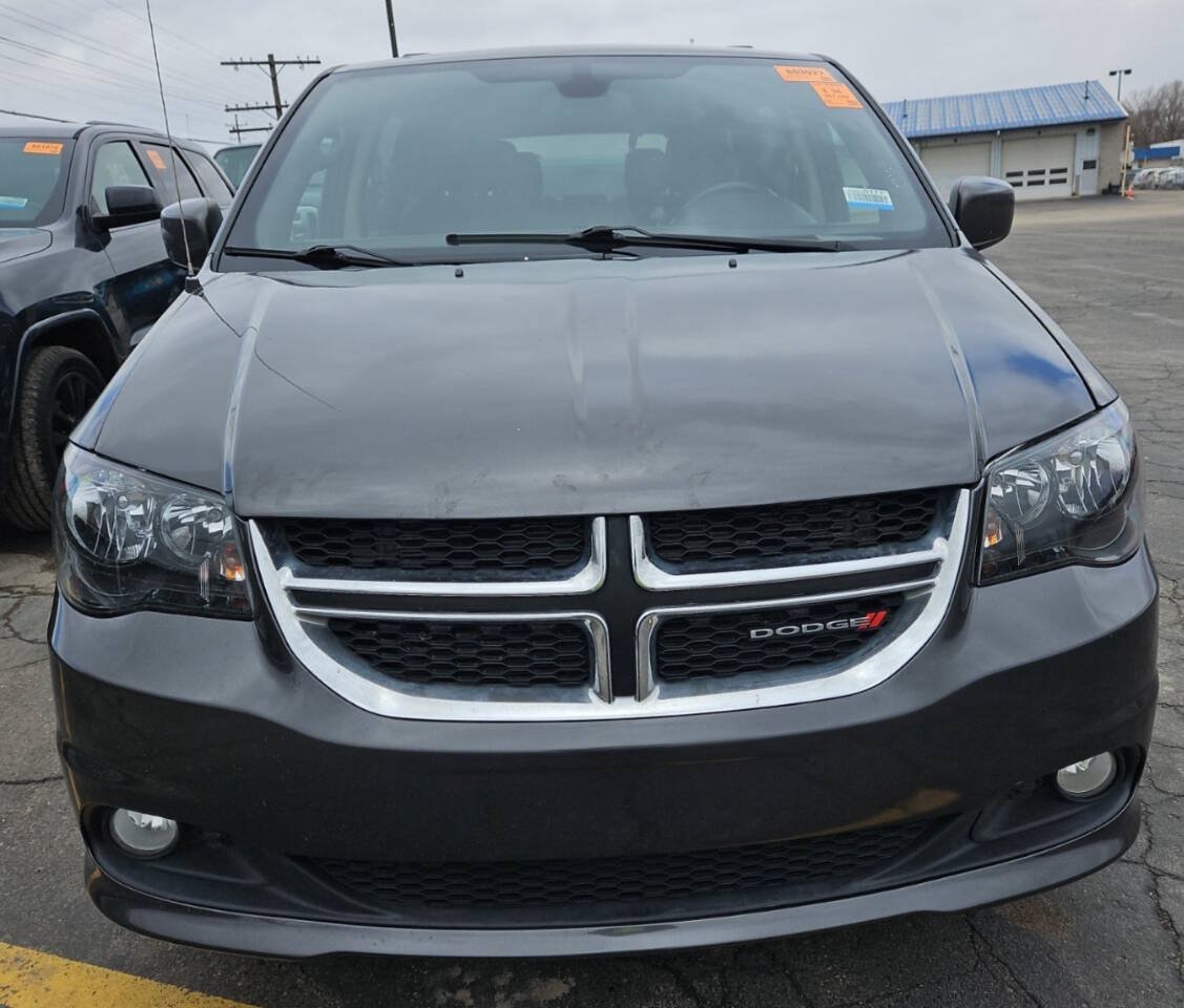Used 2019 Dodge Grand Caravan SXT FWD image 3