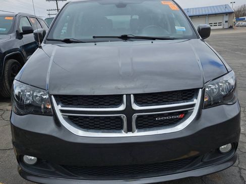 Used 2019 Dodge Grand Caravan SXT FWD image 3
