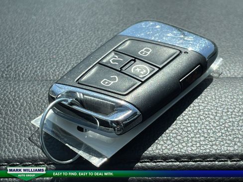 Used 2022 Volkswagen Atlas SEL R-Line image 27