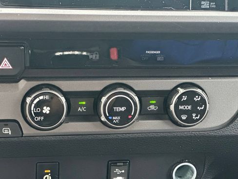 Used 2016 Toyota Tacoma TRD Sport w/ Towing Package AWD/4WD image 24
