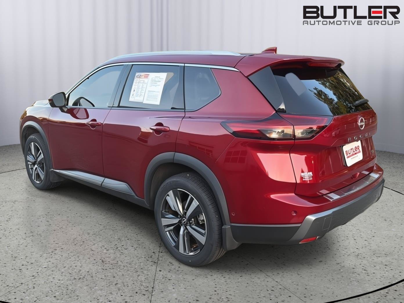Used 2024 Nissan Rogue SL w/ SL Premium Package FWD image 4