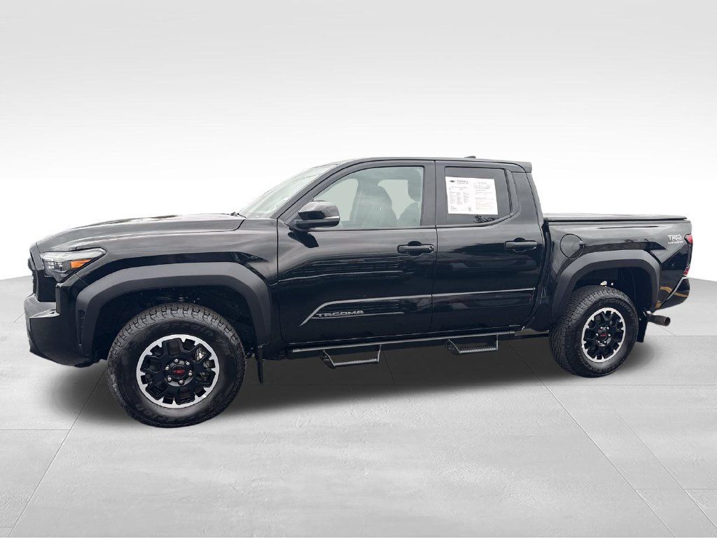 Used 2024 Toyota Tacoma TRD Off-Road w/ TRD Off Road Upgrade Package AWD/4WD image 2