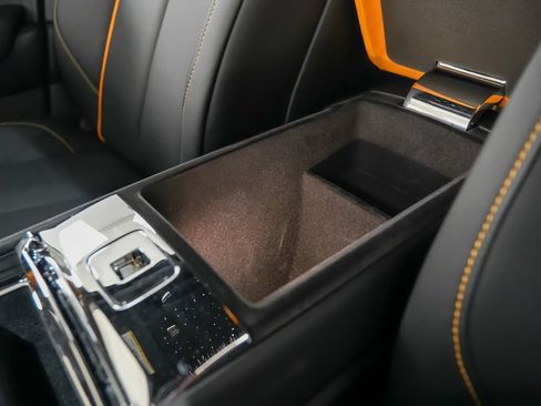 Used 2024 Rolls-Royce Cullinan Black Badge AWD/4WD image 38