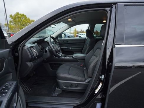 Used 2023 Nissan Pathfinder SV image 12