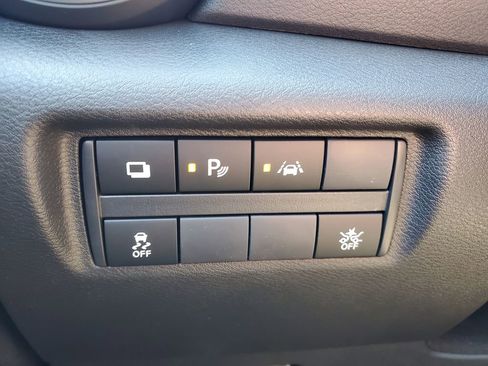 Used 2025 Nissan Versa S w/ Trunk Package image 20