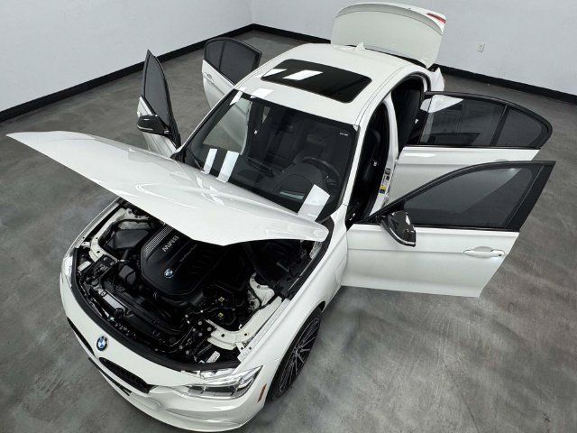 Used 2016 BMW 340i xDrive Sedan w/ Technology Package AWD/4WD image 9