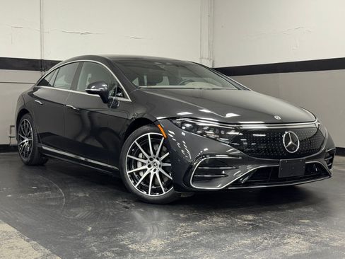 Certified 2023 Mercedes-Benz EQS 580 4MATIC Sedan image 2