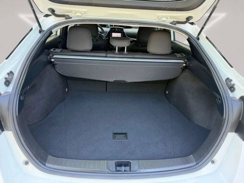 Used 2020 Toyota Prius LE FWD image 28