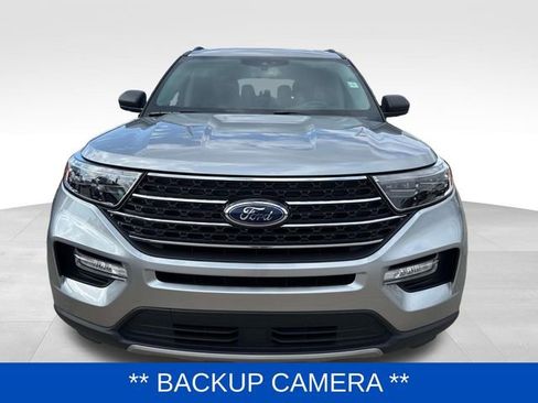 Used 2022 Ford Explorer XLT w/ Equipment Group 202A image 2