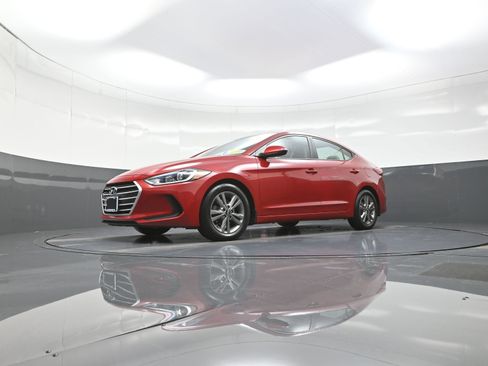 Used 2018 Hyundai Elantra SEL image 11