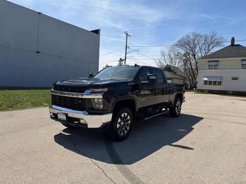 Used 2021 Chevrolet Silverado 2500 LT w/ Texas Edition image 3