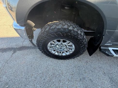 Used 2022 Ford F250 XLT w/ XLT Premium Package image 9