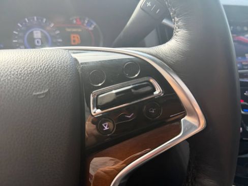 Used 2020 Cadillac Escalade ESV Premium Luxury AWD/4WD image 29