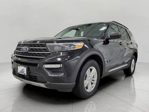 Used 2023 Ford Explorer XLT w/ Equipment Group 202A image 12