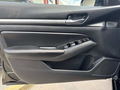 Used 2024 Nissan Altima 2.5 SR w/ SR Premium Package image 18