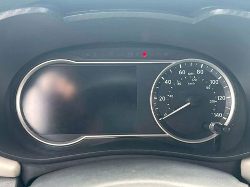 Used 2020 Nissan Versa SV image 13